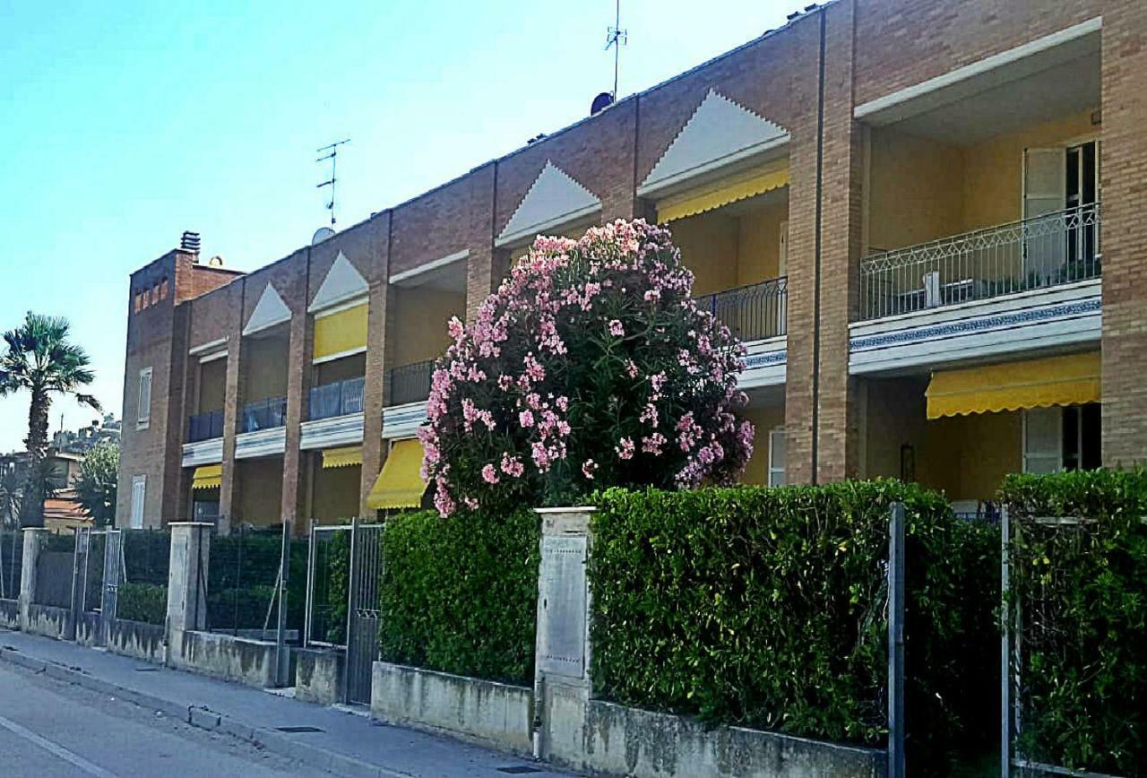 Appartamento Emilia Cupra Marittima Eksteriør bilde